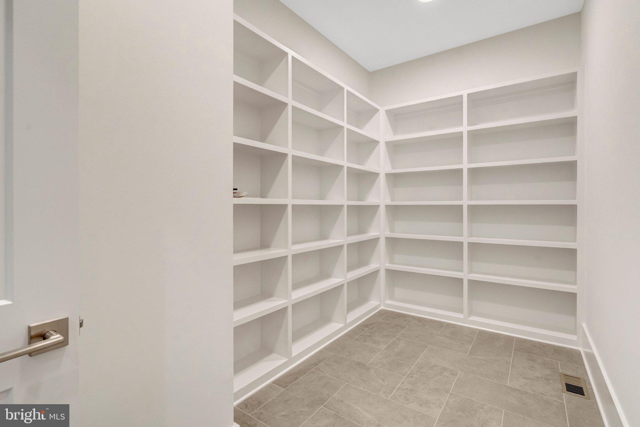 LEE FOREST - Residential