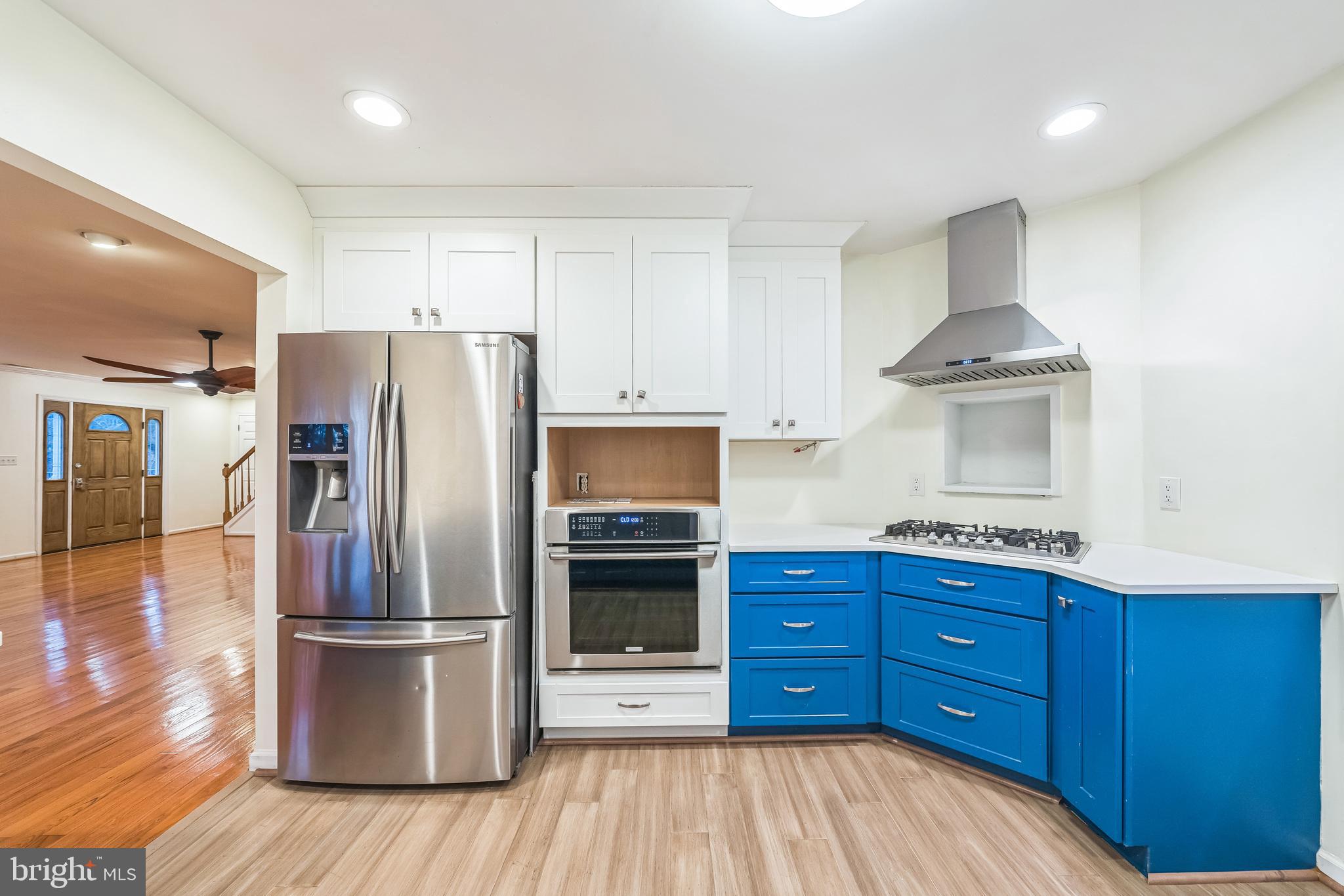 HILLSMERE SHORES - Residential