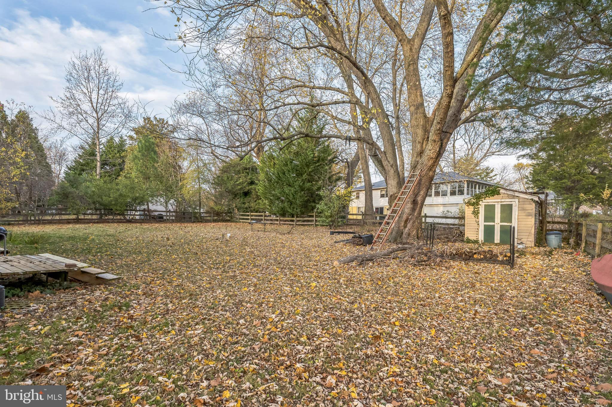 HILLSMERE SHORES - Residential