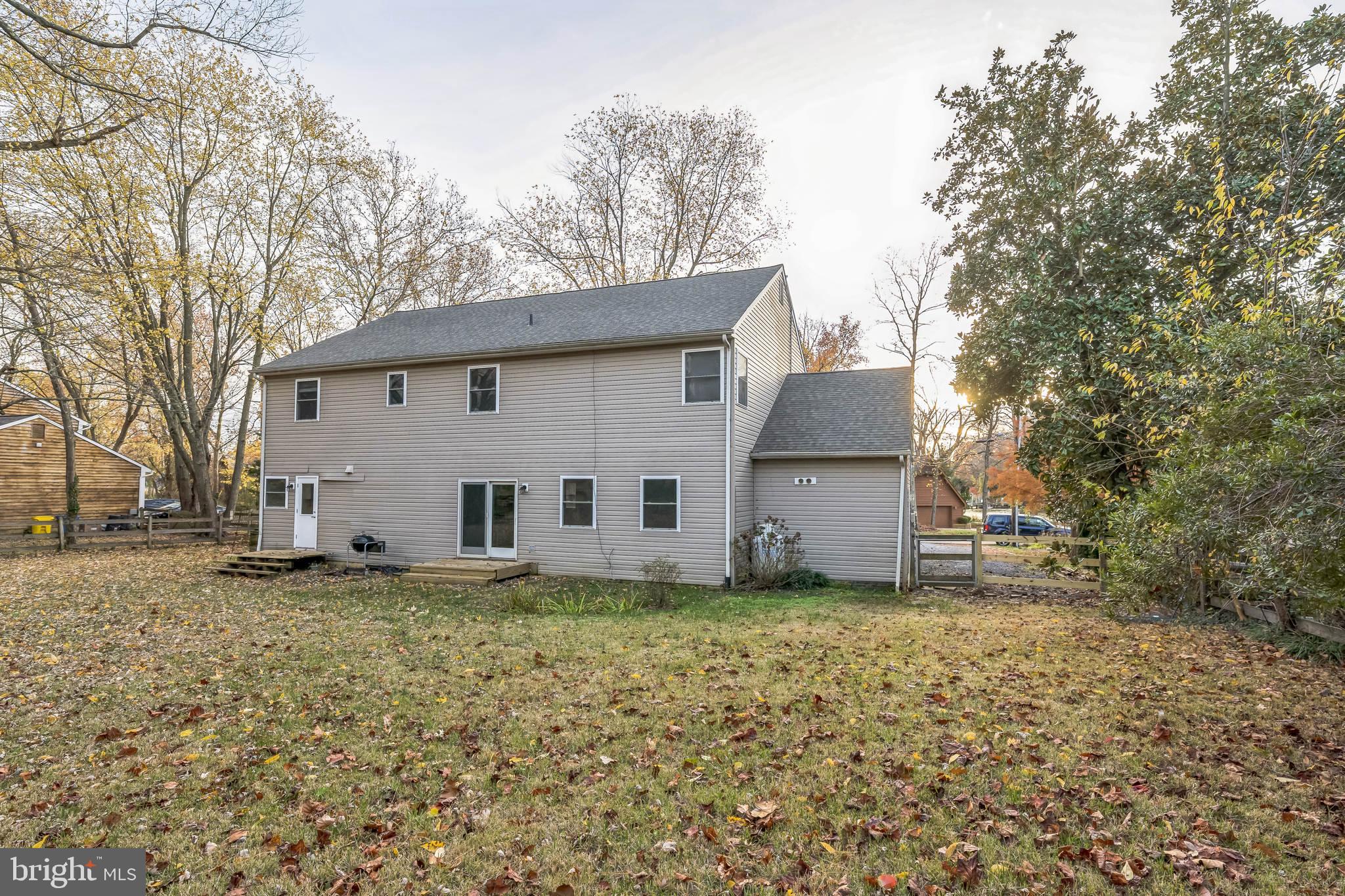 HILLSMERE SHORES - Residential