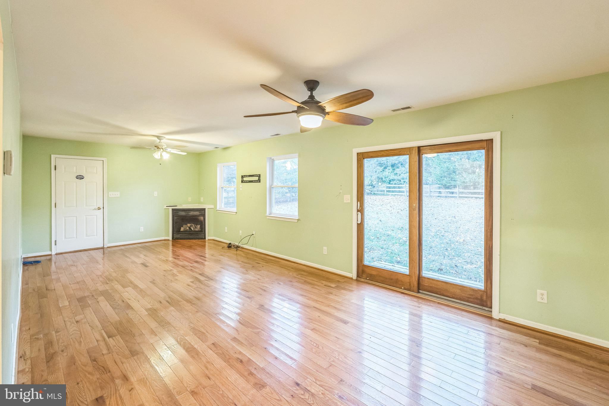 HILLSMERE SHORES - Residential