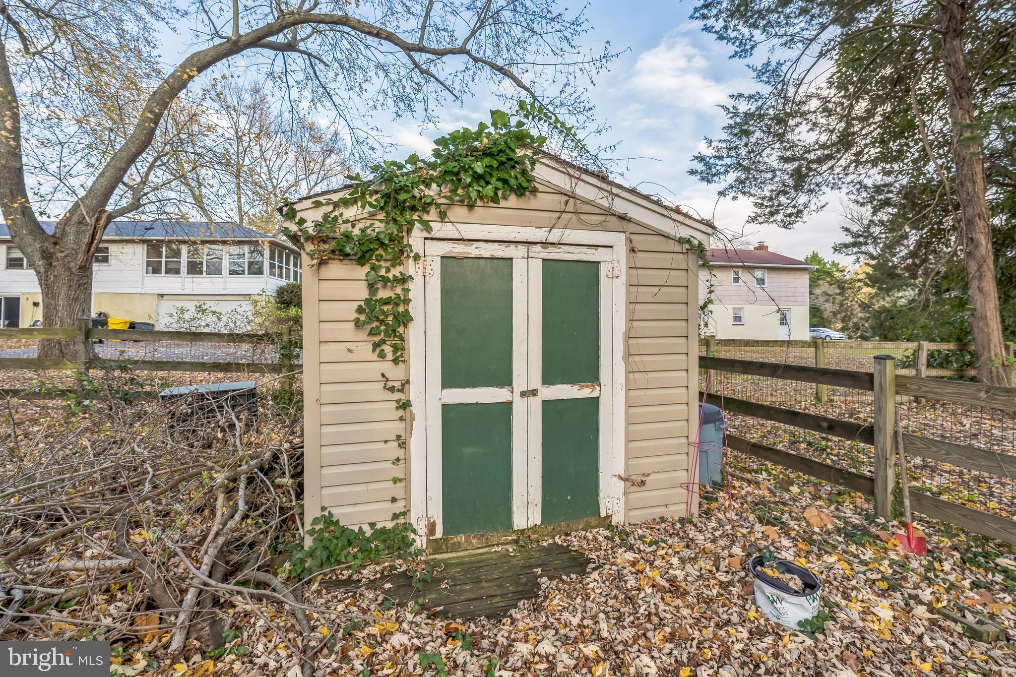 HILLSMERE SHORES - Residential