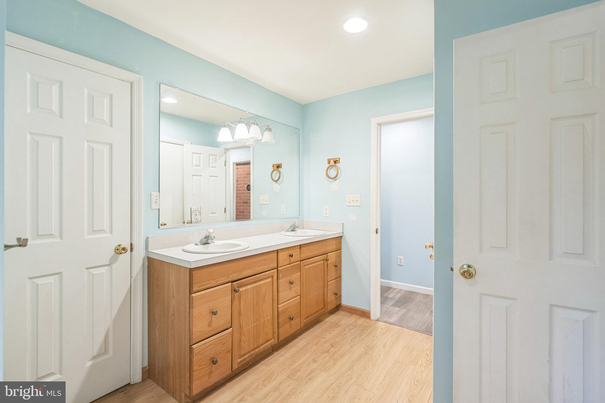 HILLSMERE SHORES - Residential