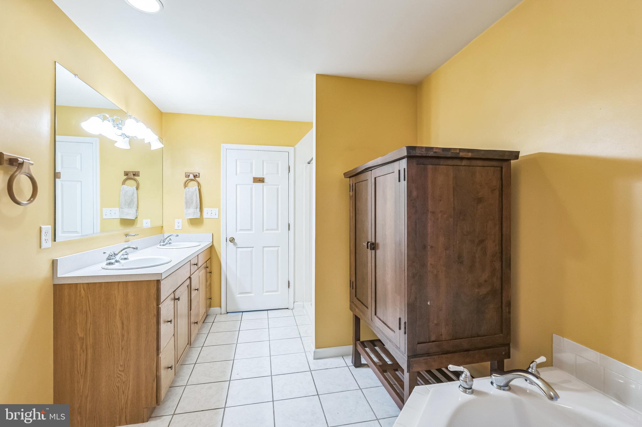 HILLSMERE SHORES - Residential