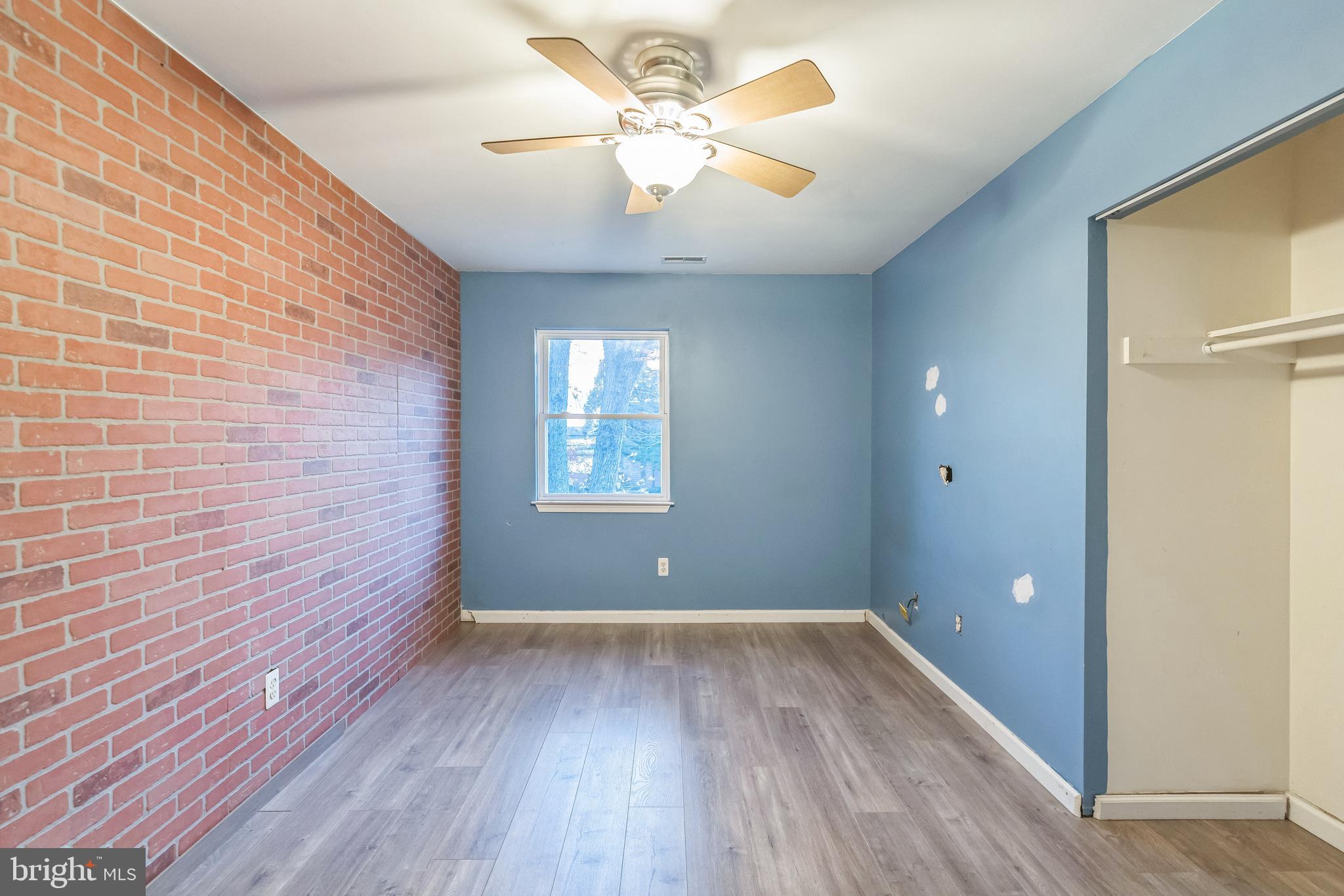 HILLSMERE SHORES - Residential