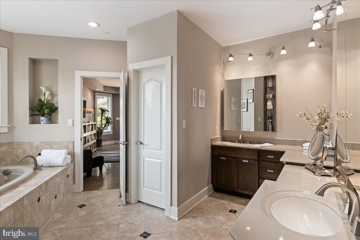 COLT'S RUN - Residential