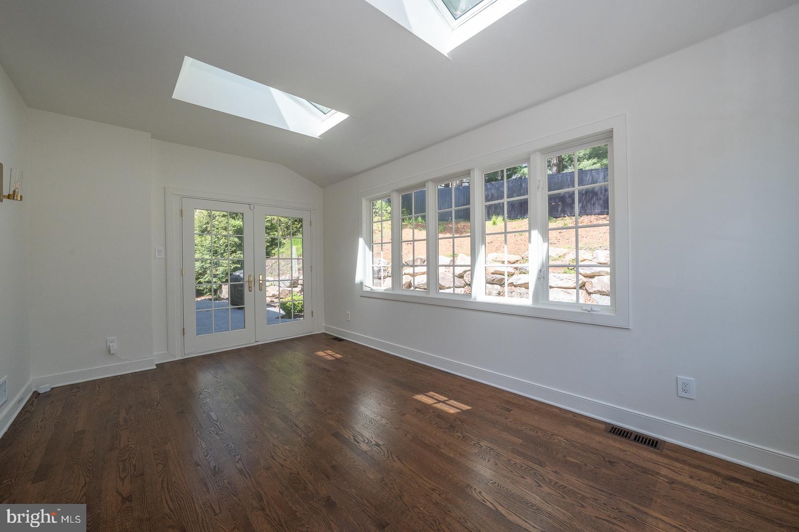 BRITTANY - Residential