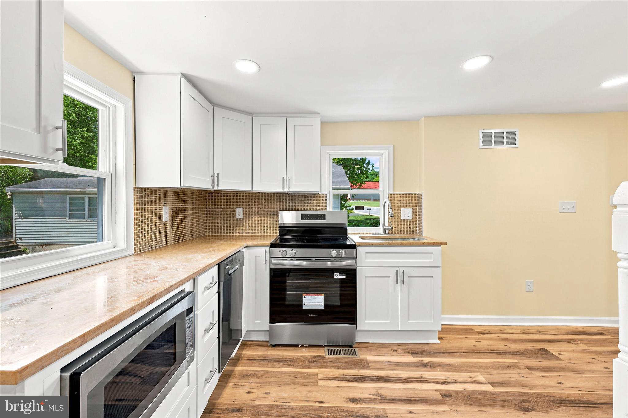 28 E MAIN STREET 30