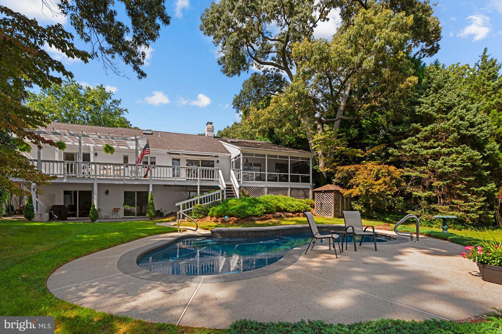 CAPE MCKINSEY - Residential