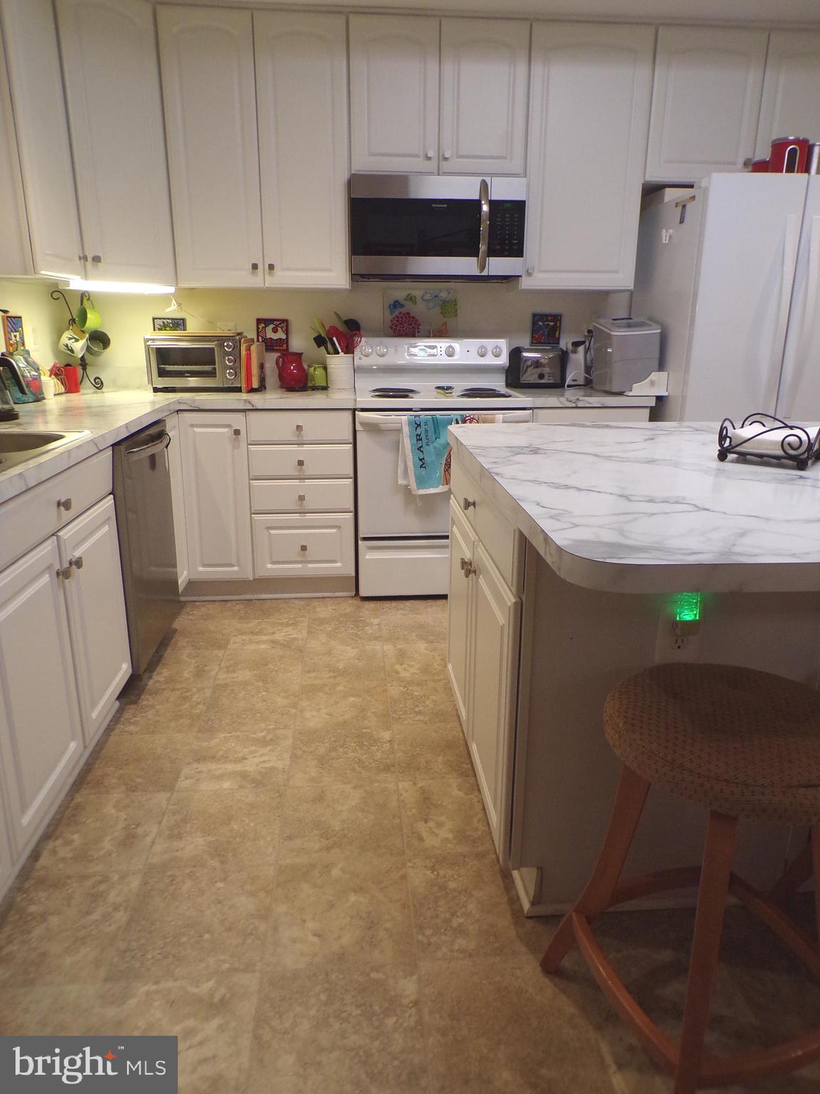 SOUTH RIVER COLONY - Residential