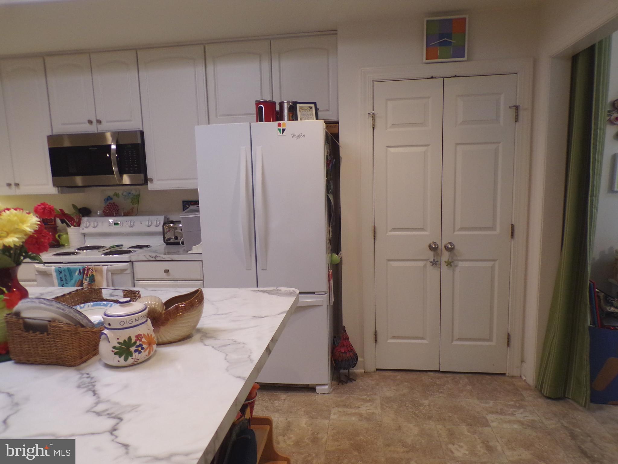 SOUTH RIVER COLONY - Residential