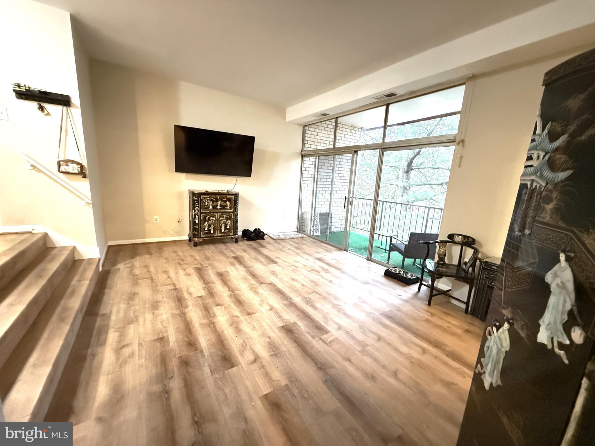 NORTH CREEK VILLAS - Residential