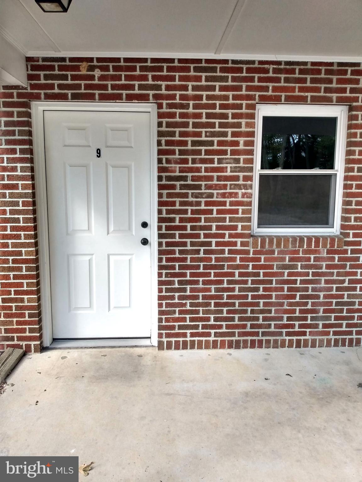 861 BUCHANAN TRAIL E 9