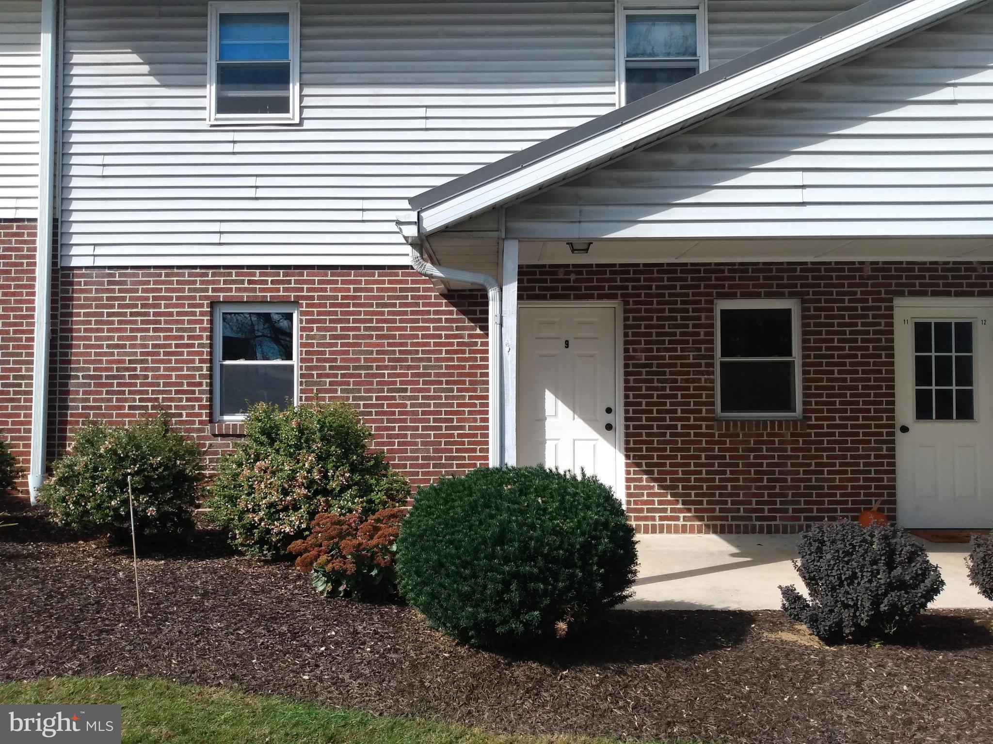 861 BUCHANAN TRAIL E 9