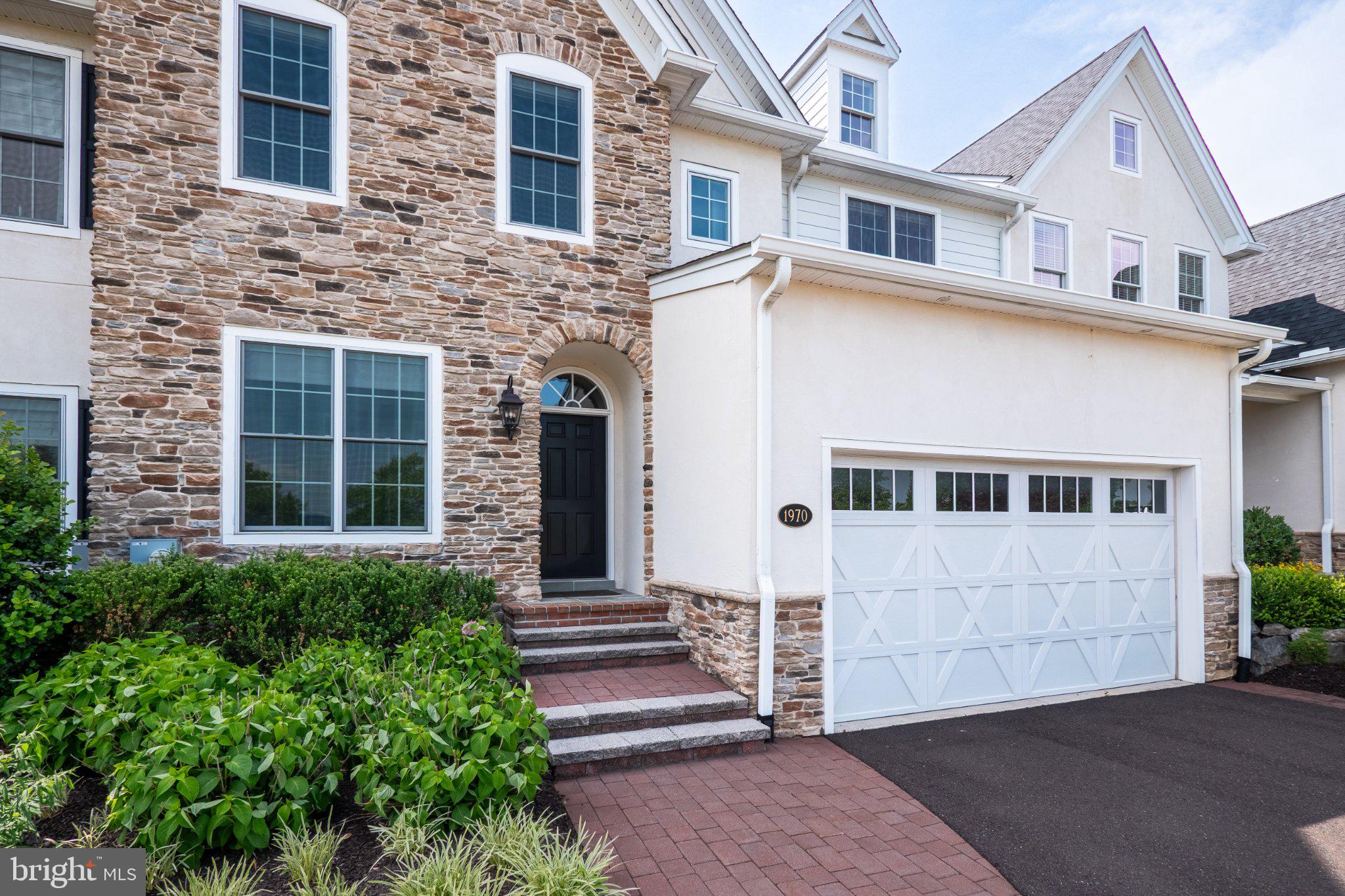 1970 CARRIAGE KNOLL DRIVE