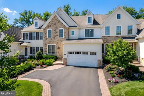 Townhouse For Sale - 1970 Carriage Knoll Drive<br/> Northampton County, BETHLEHEM, PA 18015