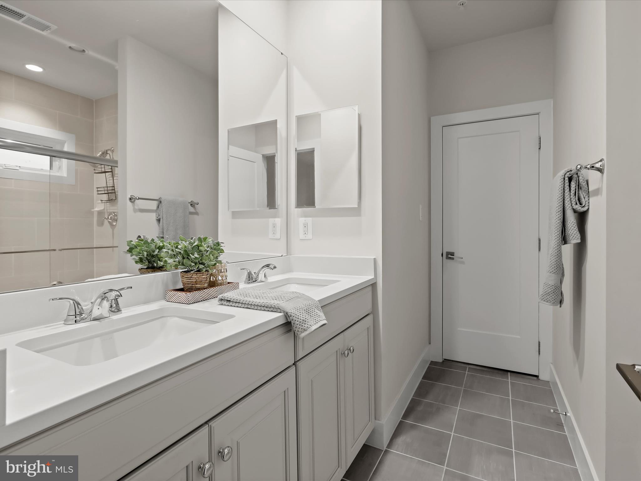 THE RIDINGS AT NORTH BRANCH - Residential