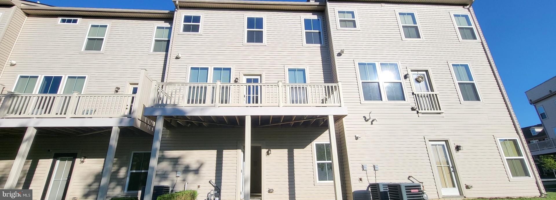 WESTCHESTER SQUARE - Residential