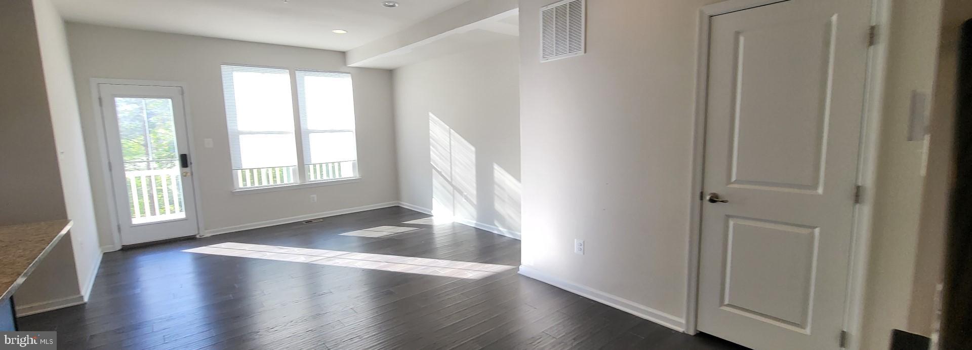 WESTCHESTER SQUARE - Residential