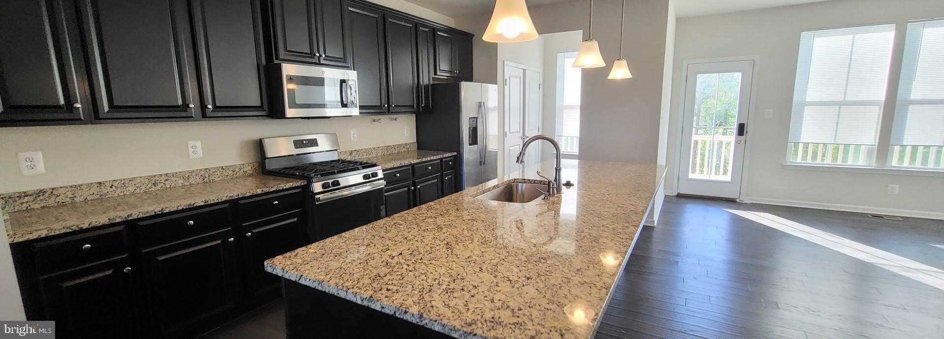 WESTCHESTER SQUARE - Residential