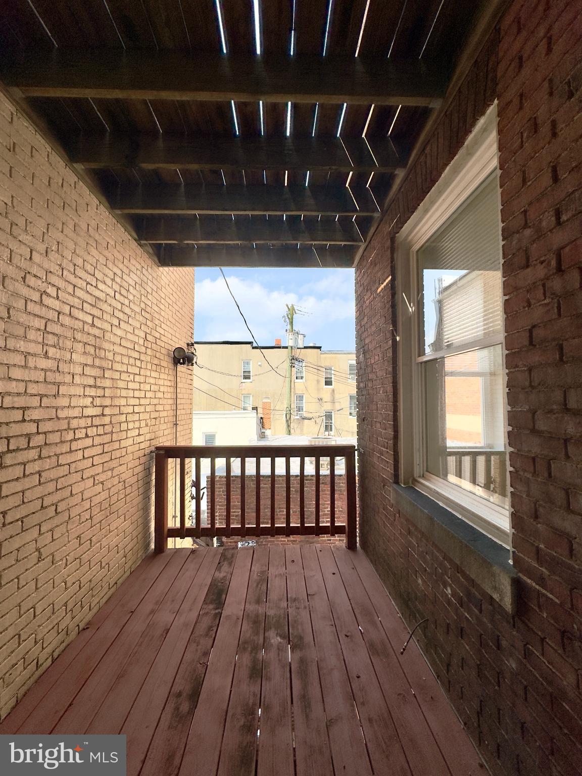 OLD GOUCHER - Residential Lease