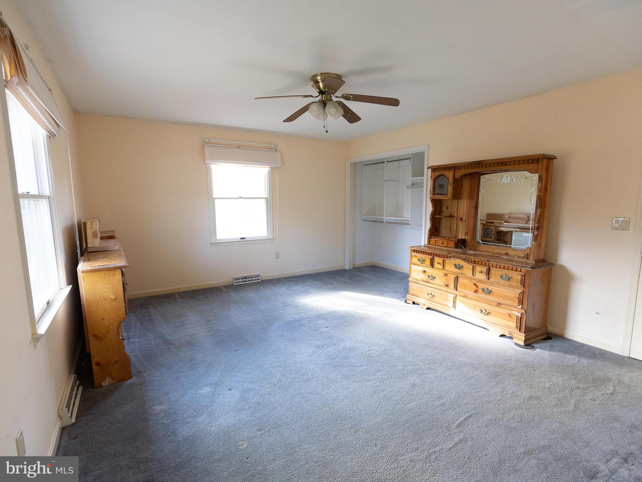 TOWN CREEK MANOR - Residential