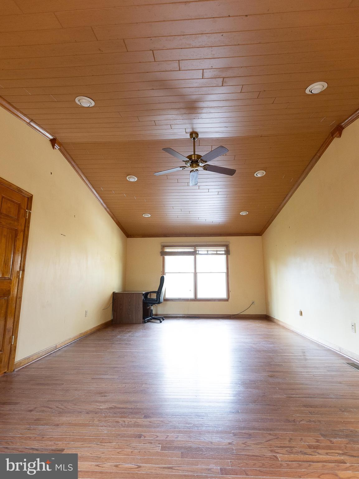 TOWN CREEK MANOR - Residential