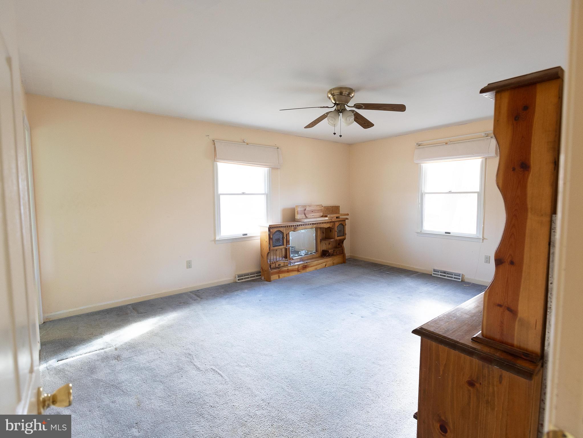 TOWN CREEK MANOR - Residential