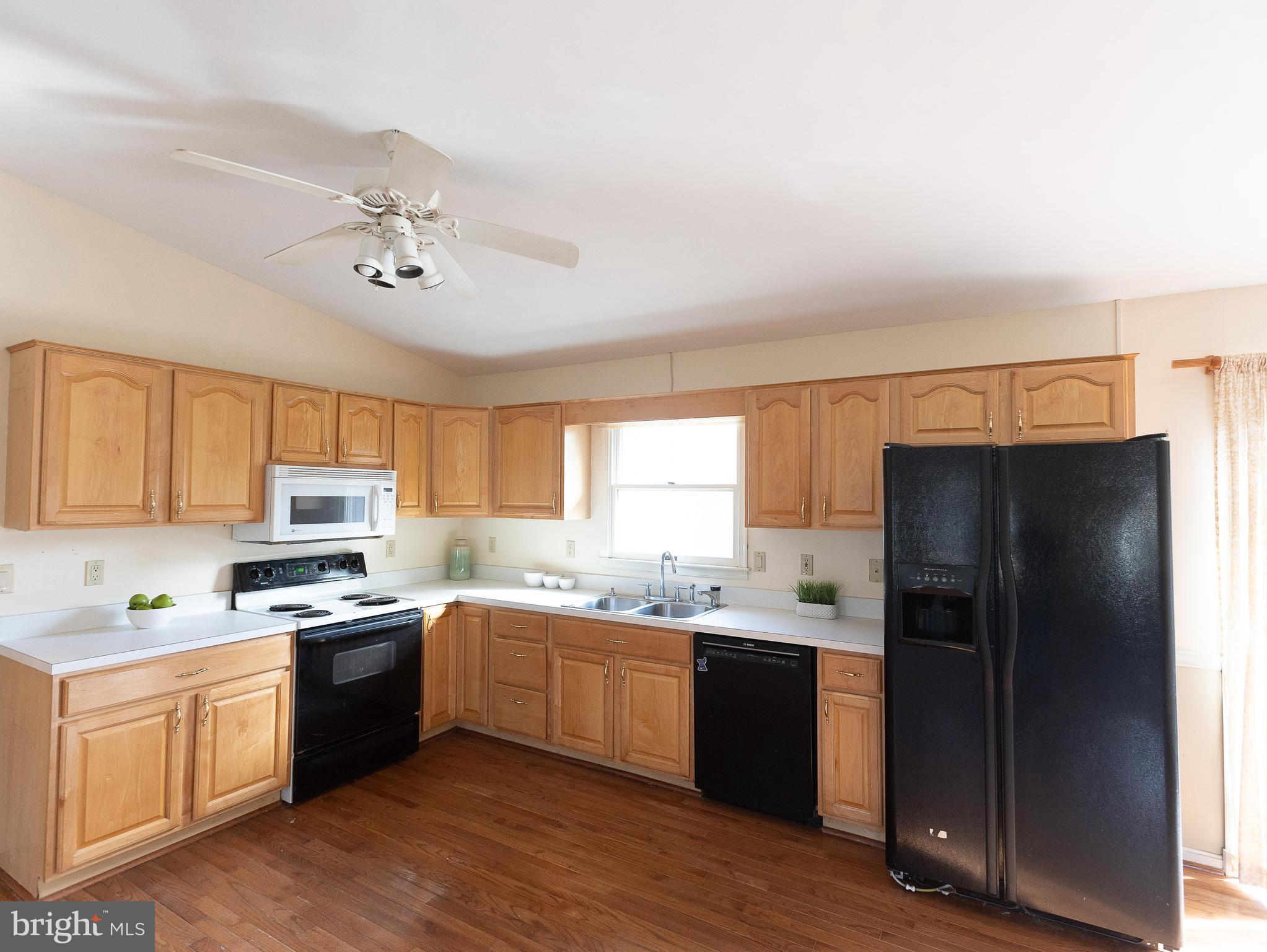 TOWN CREEK MANOR - Residential