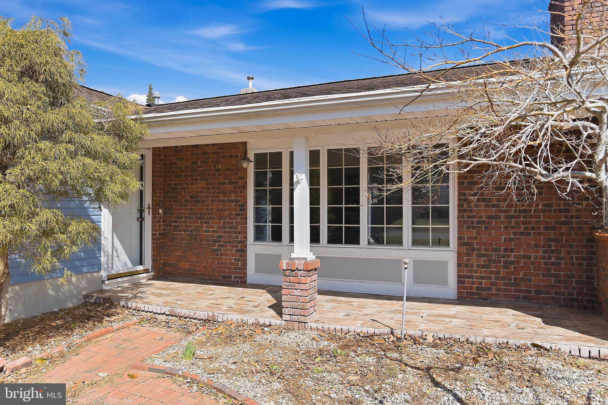 284 COUNTRY CLUB BOULEVARD