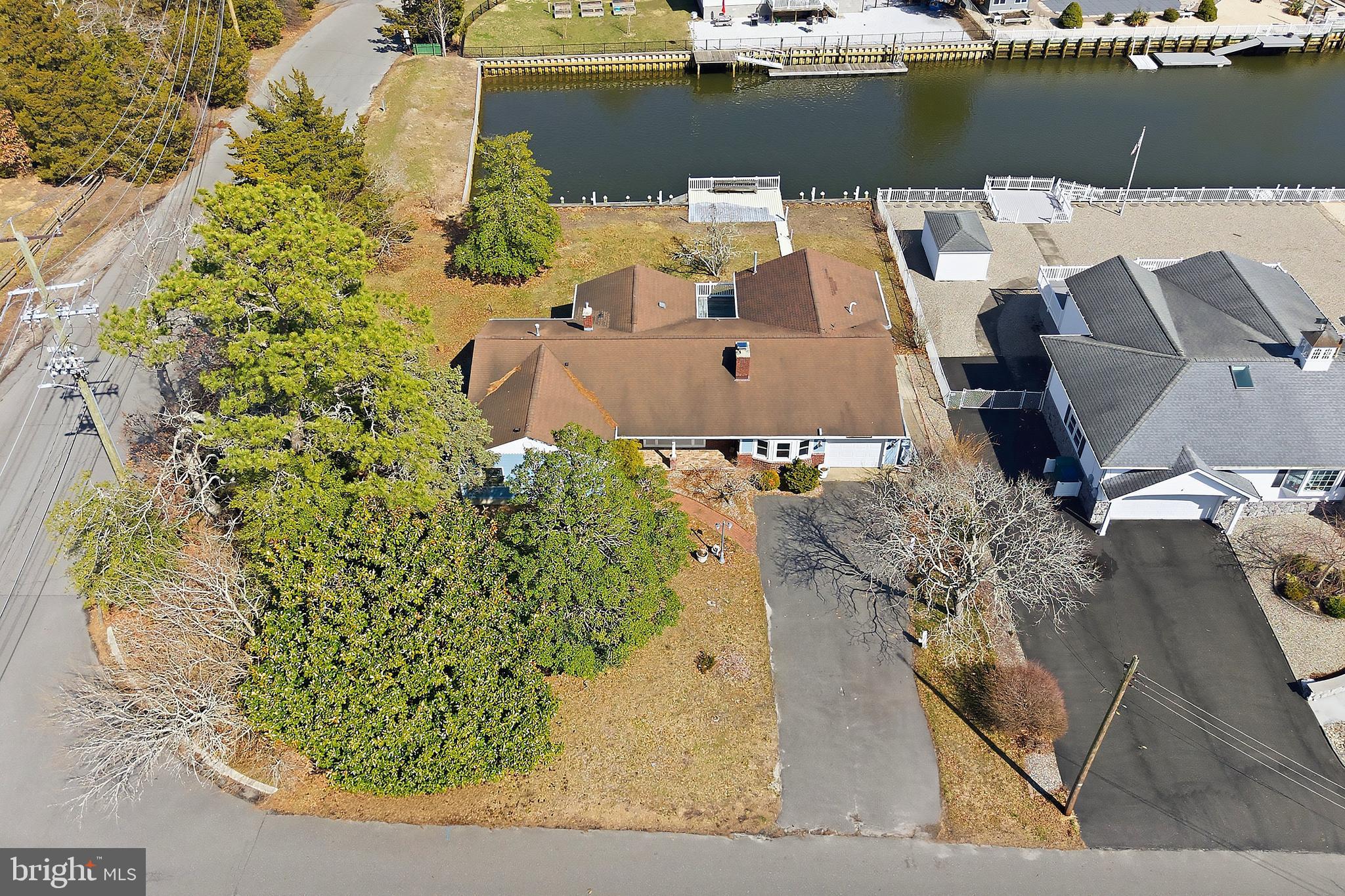 284 COUNTRY CLUB BOULEVARD
