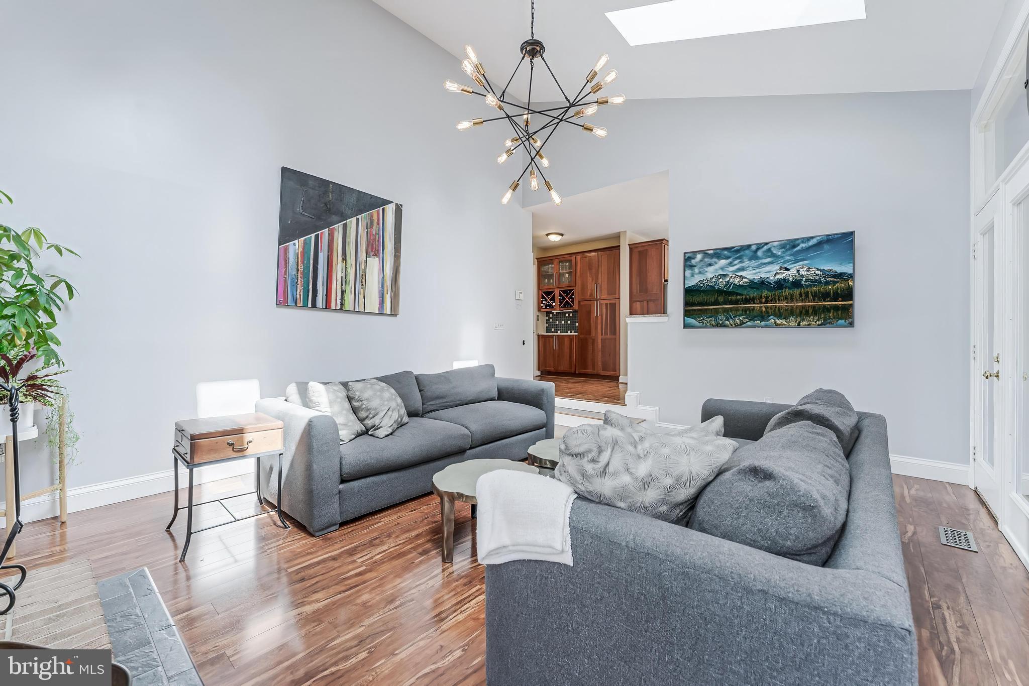 CHANTILLY HIGHLANDS - Residential