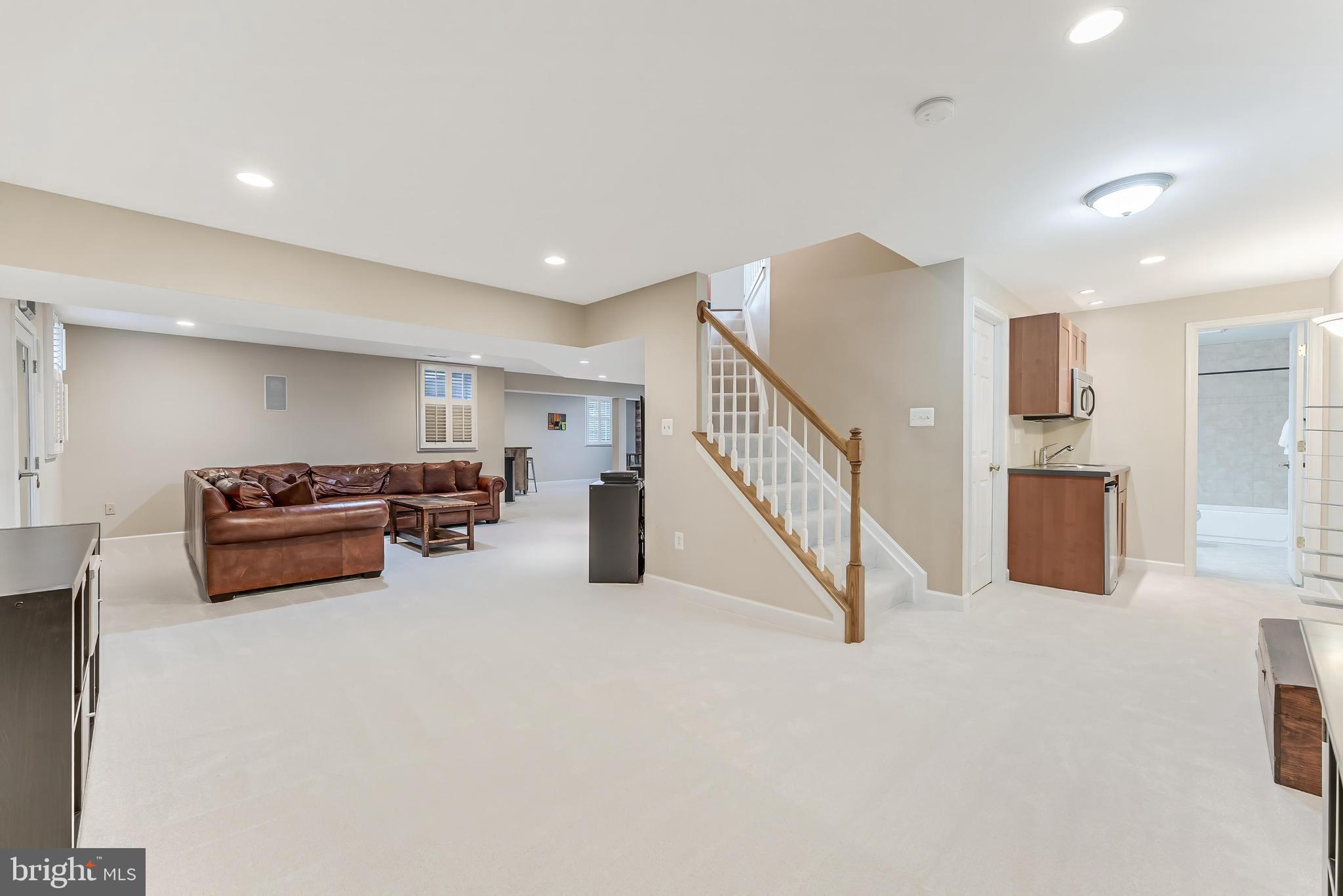 CHANTILLY HIGHLANDS - Residential