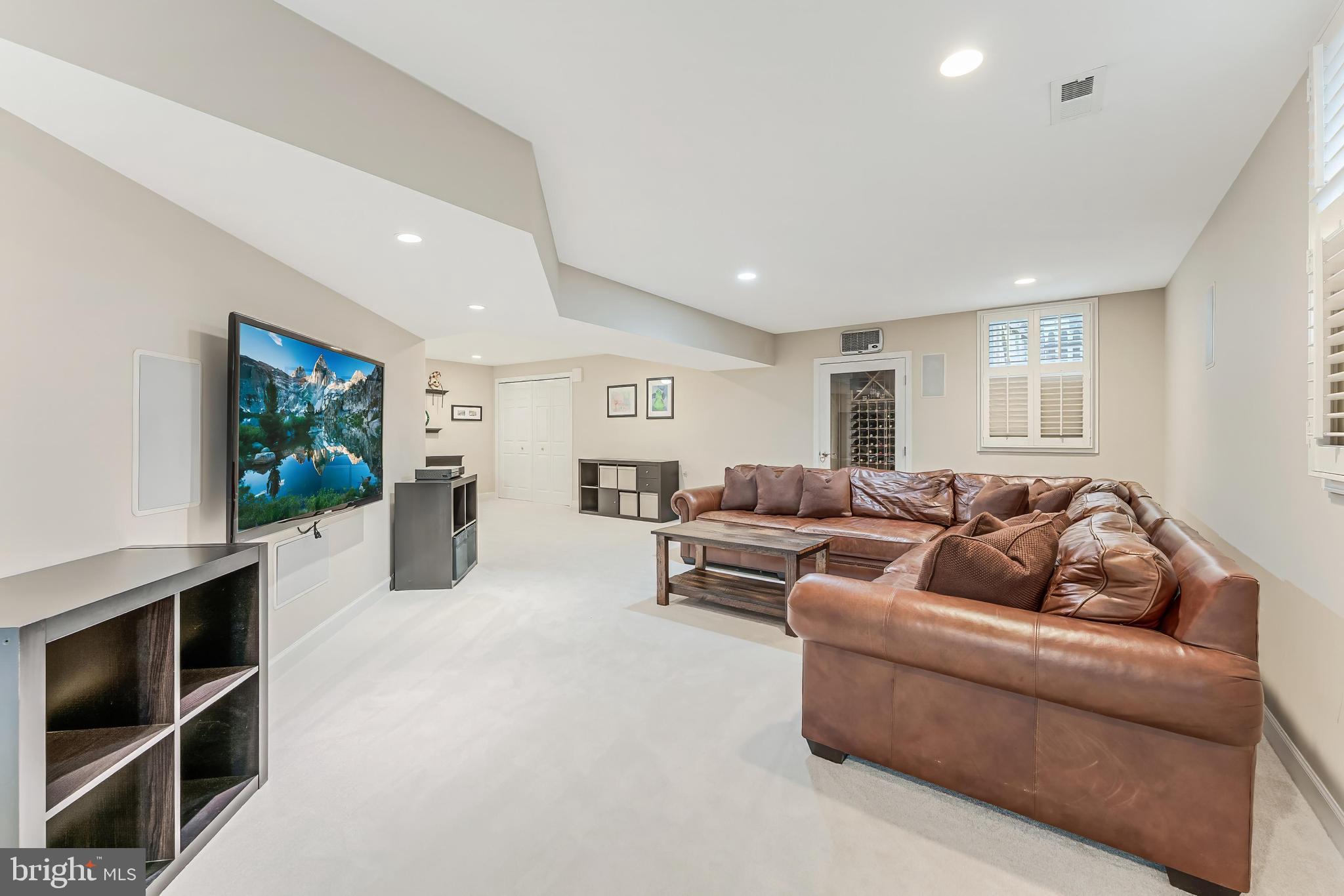 CHANTILLY HIGHLANDS - Residential