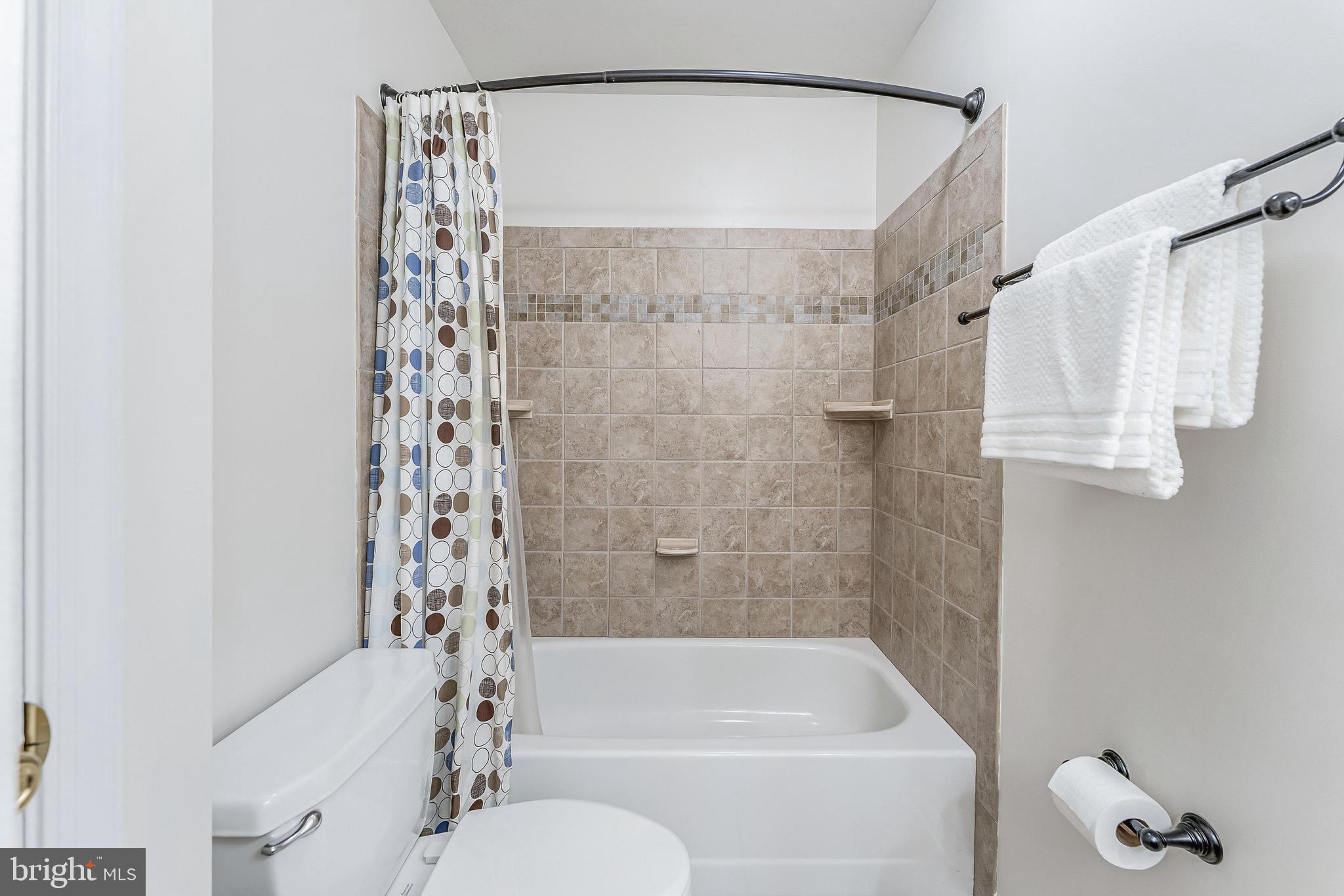 CHANTILLY HIGHLANDS - Residential