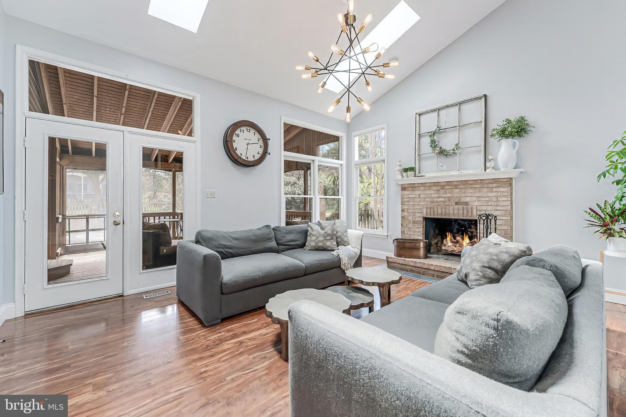 CHANTILLY HIGHLANDS - Residential