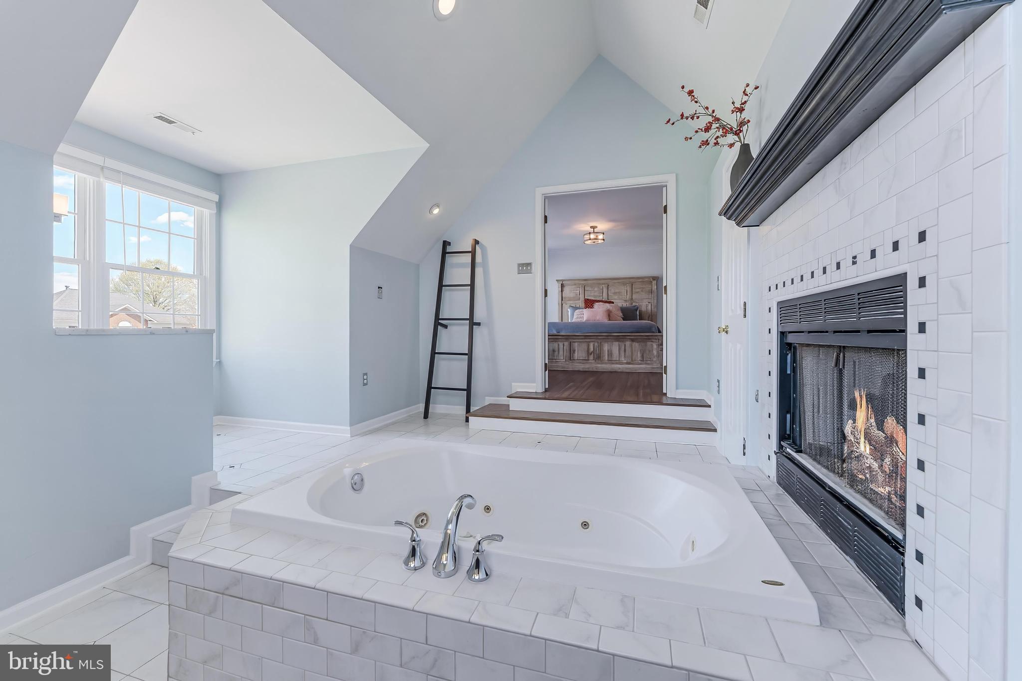 CHANTILLY HIGHLANDS - Residential