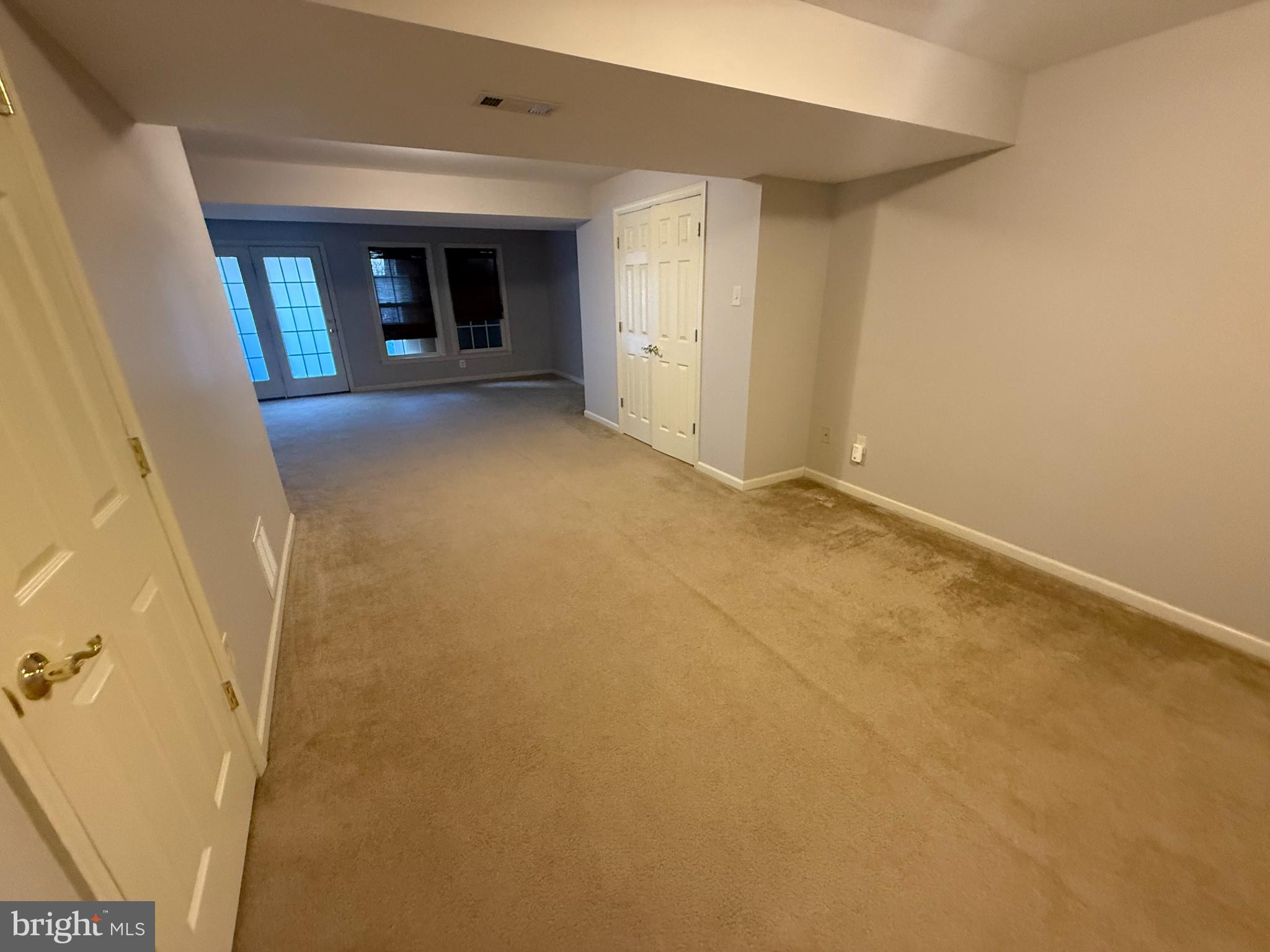 VILLAGE TOWNS - Residential Lease