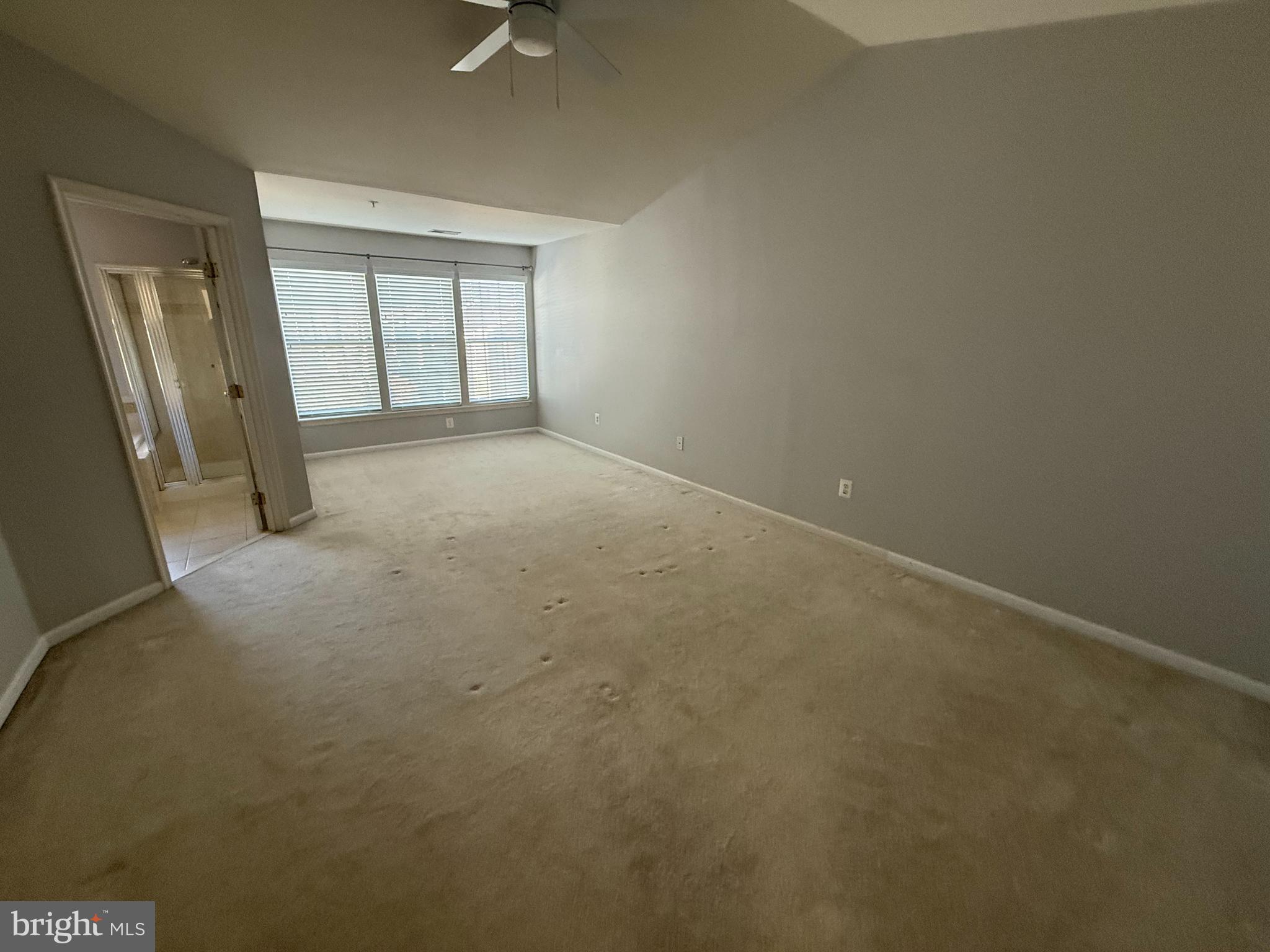 VILLAGE TOWNS - Residential Lease