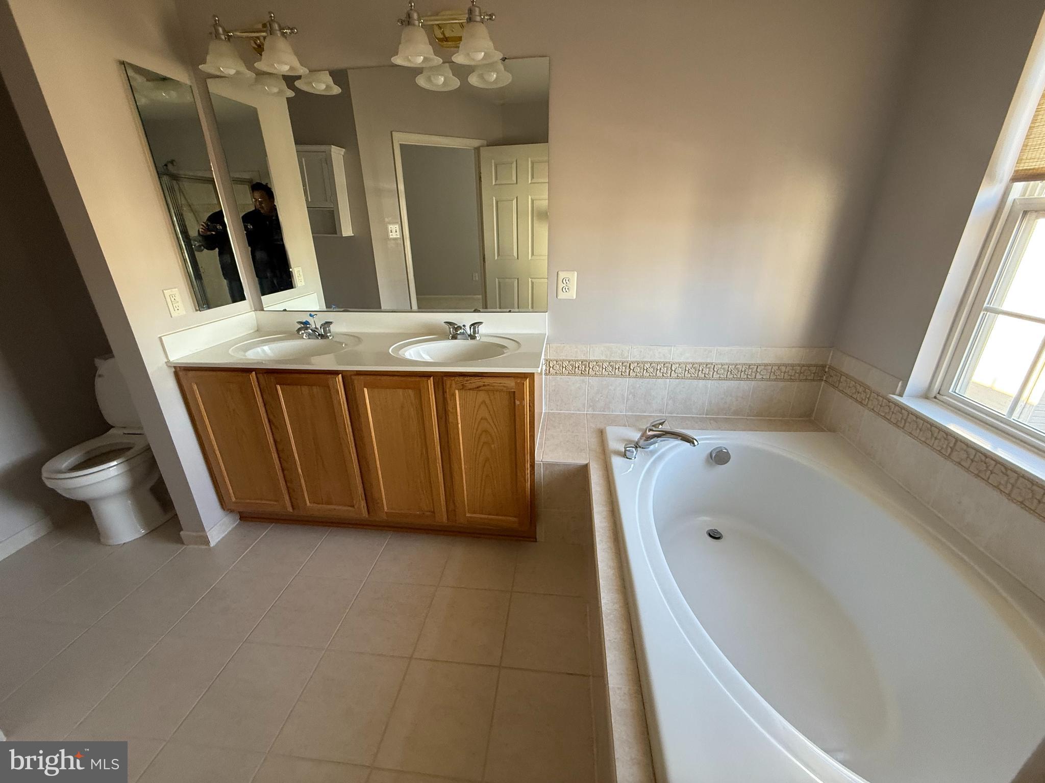 VILLAGE TOWNS - Residential Lease