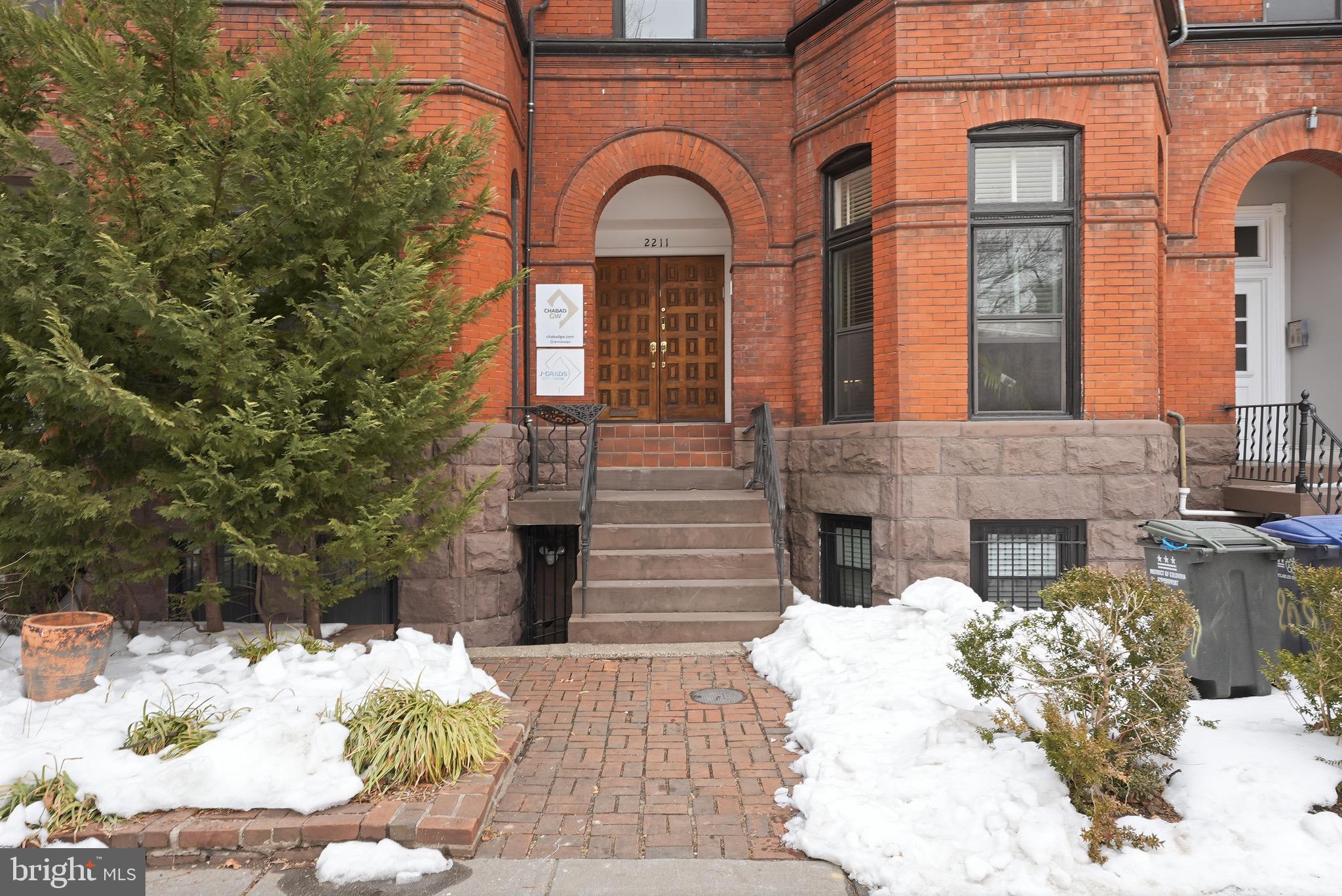 2211 WASHINGTON CIRCLE NW