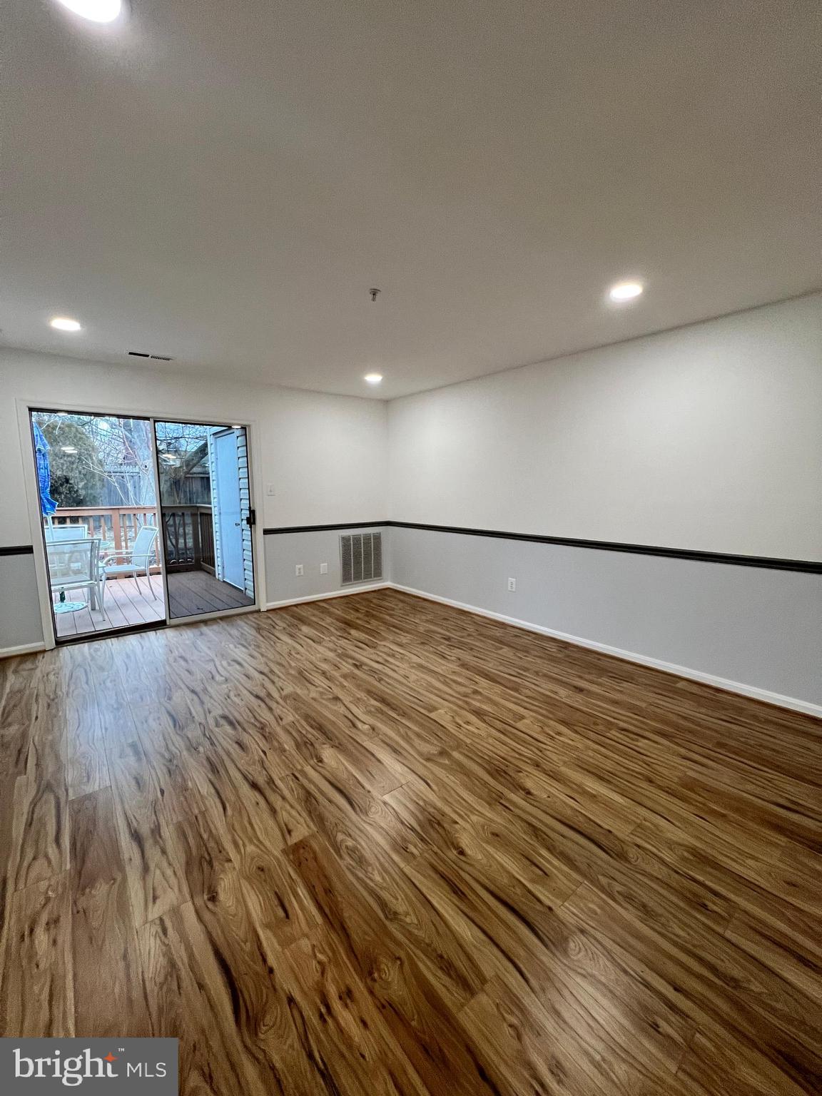 CHERRY VIEW PARK - Residential Lease