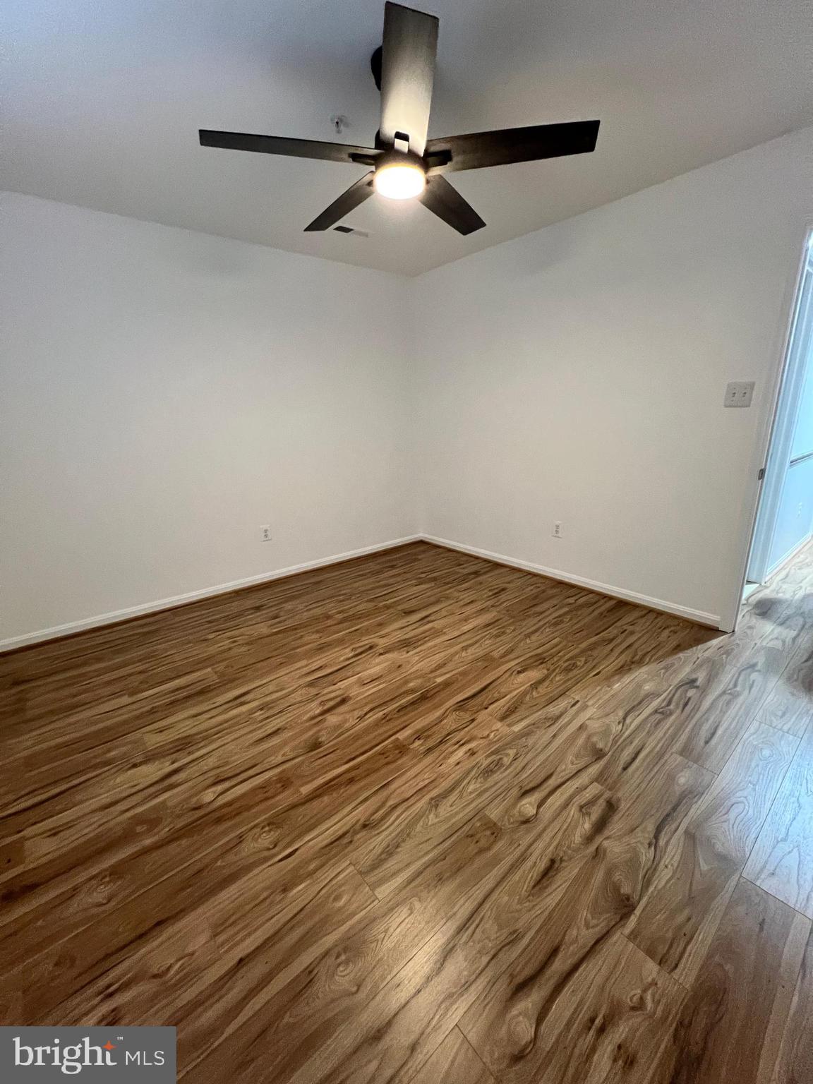 CHERRY VIEW PARK - Residential Lease