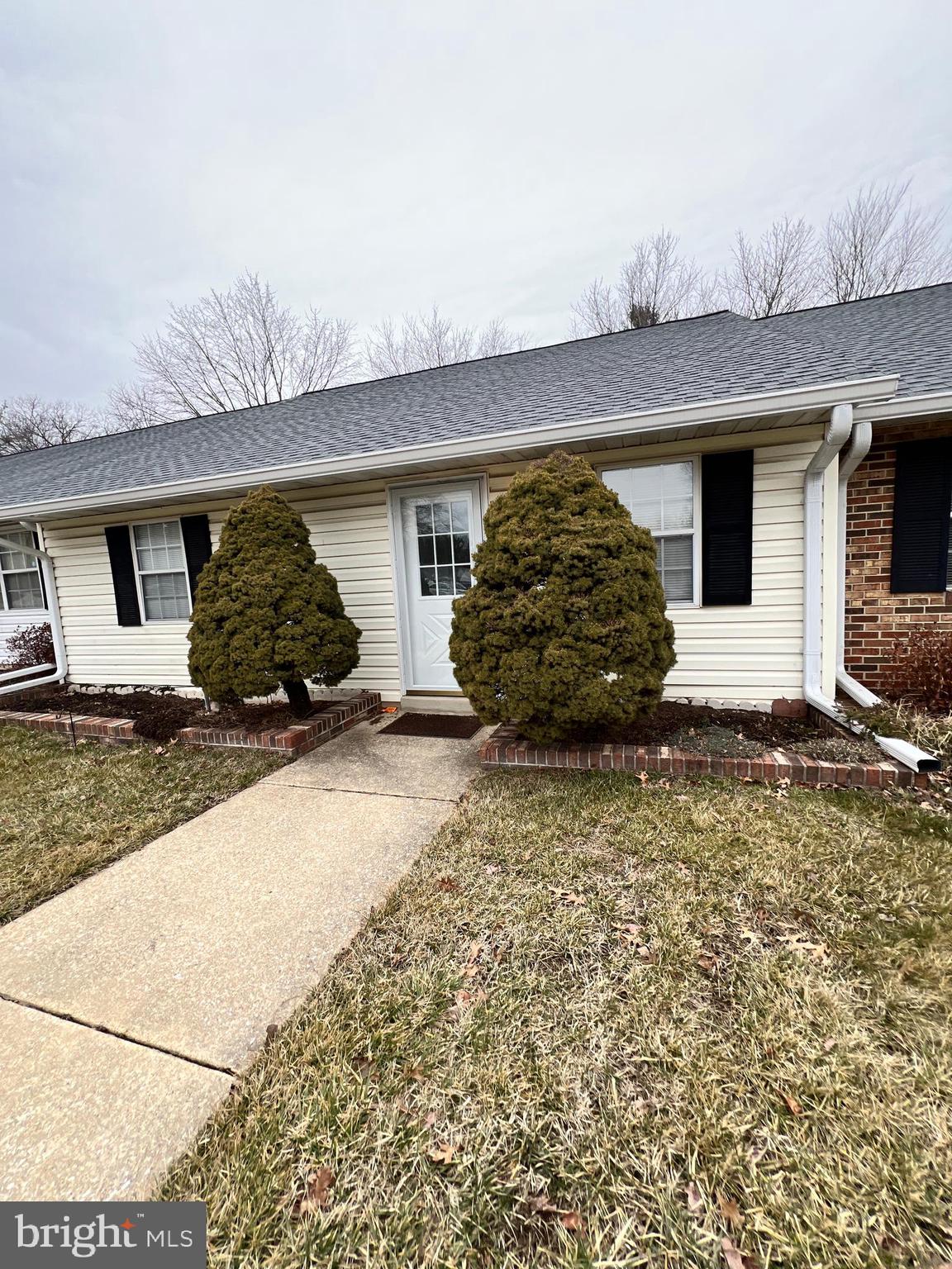 CHERRY VIEW PARK - Residential Lease