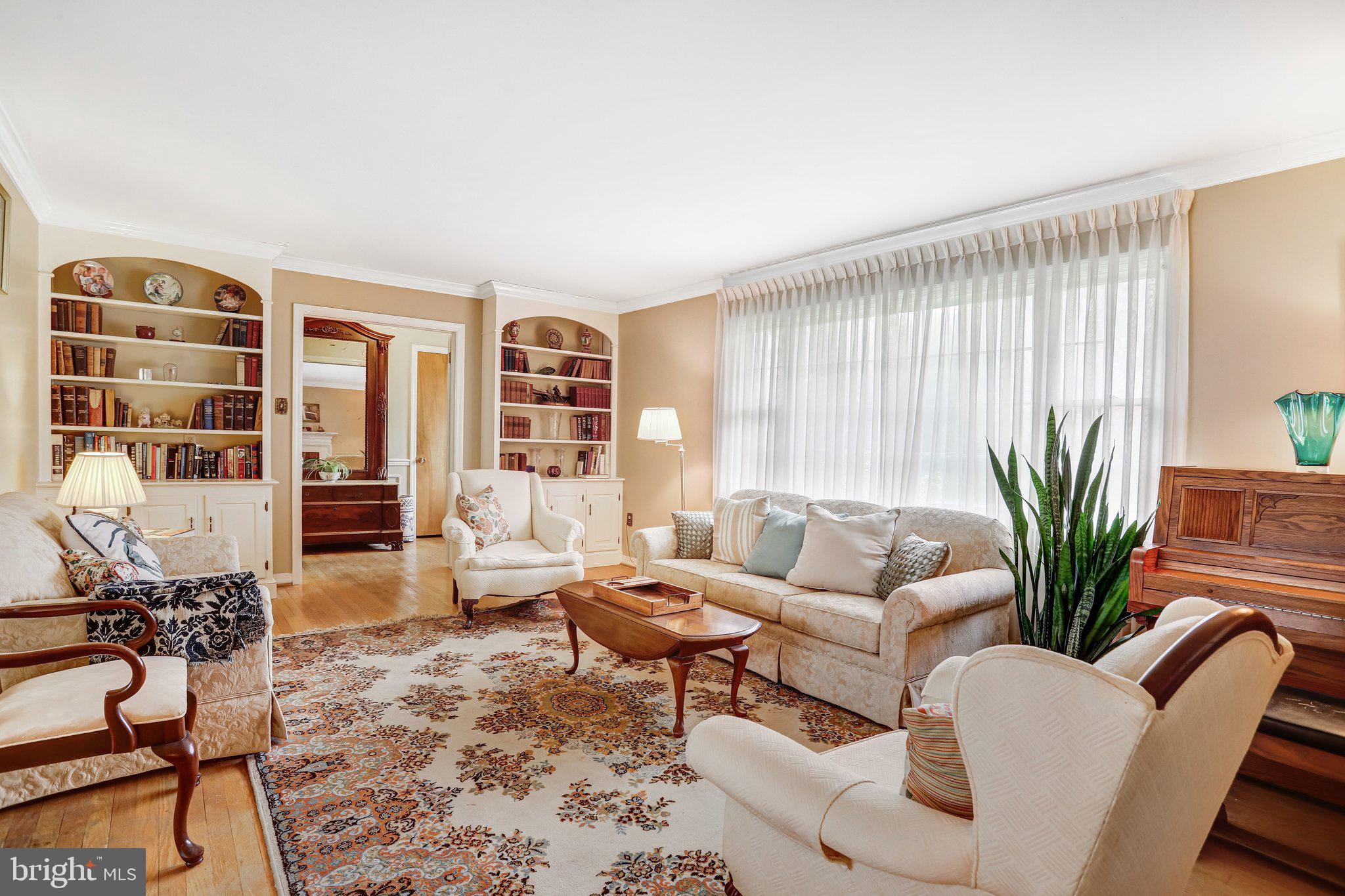 6101 PEMBROOK STREET