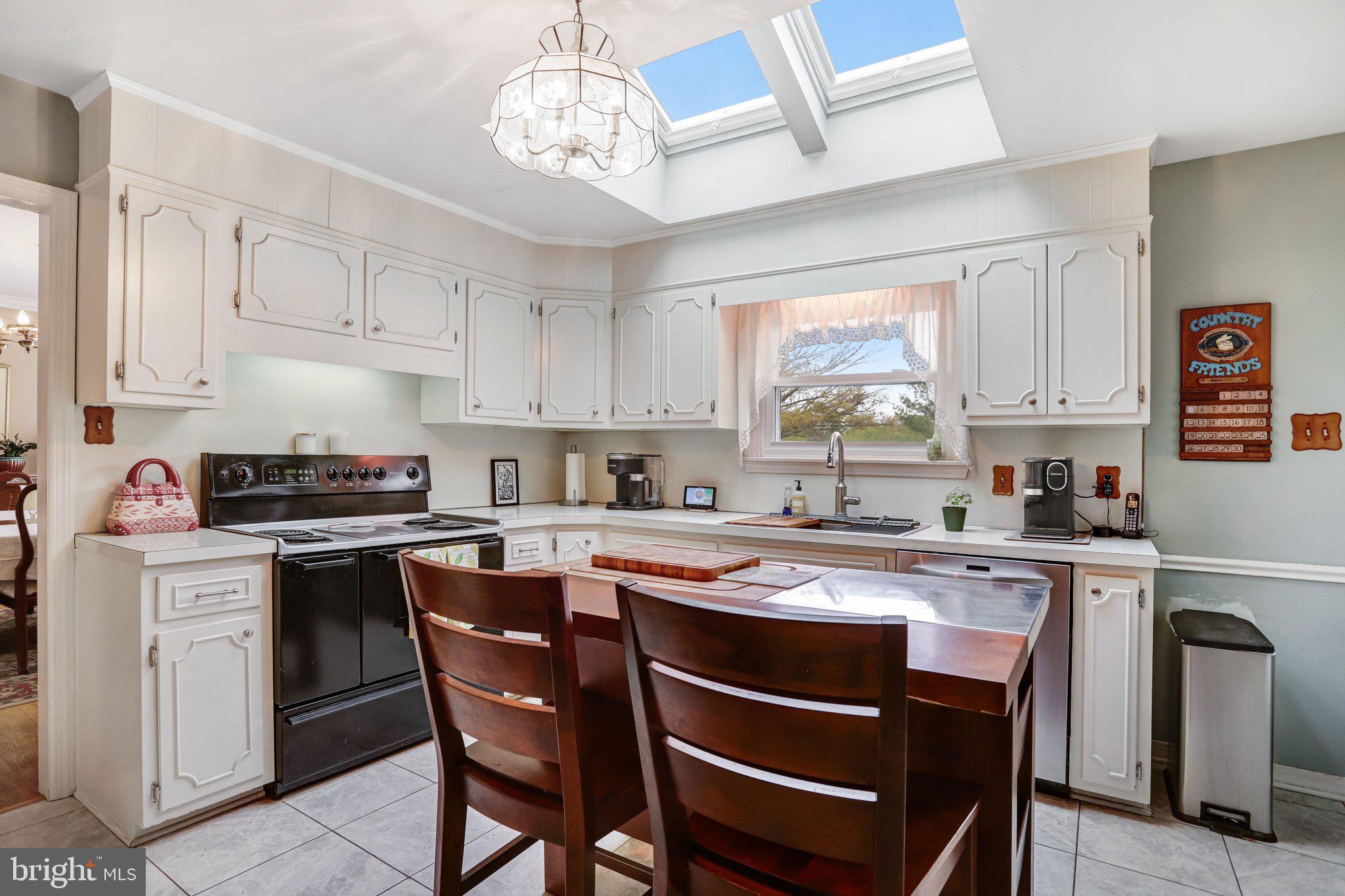 6101 PEMBROOK STREET