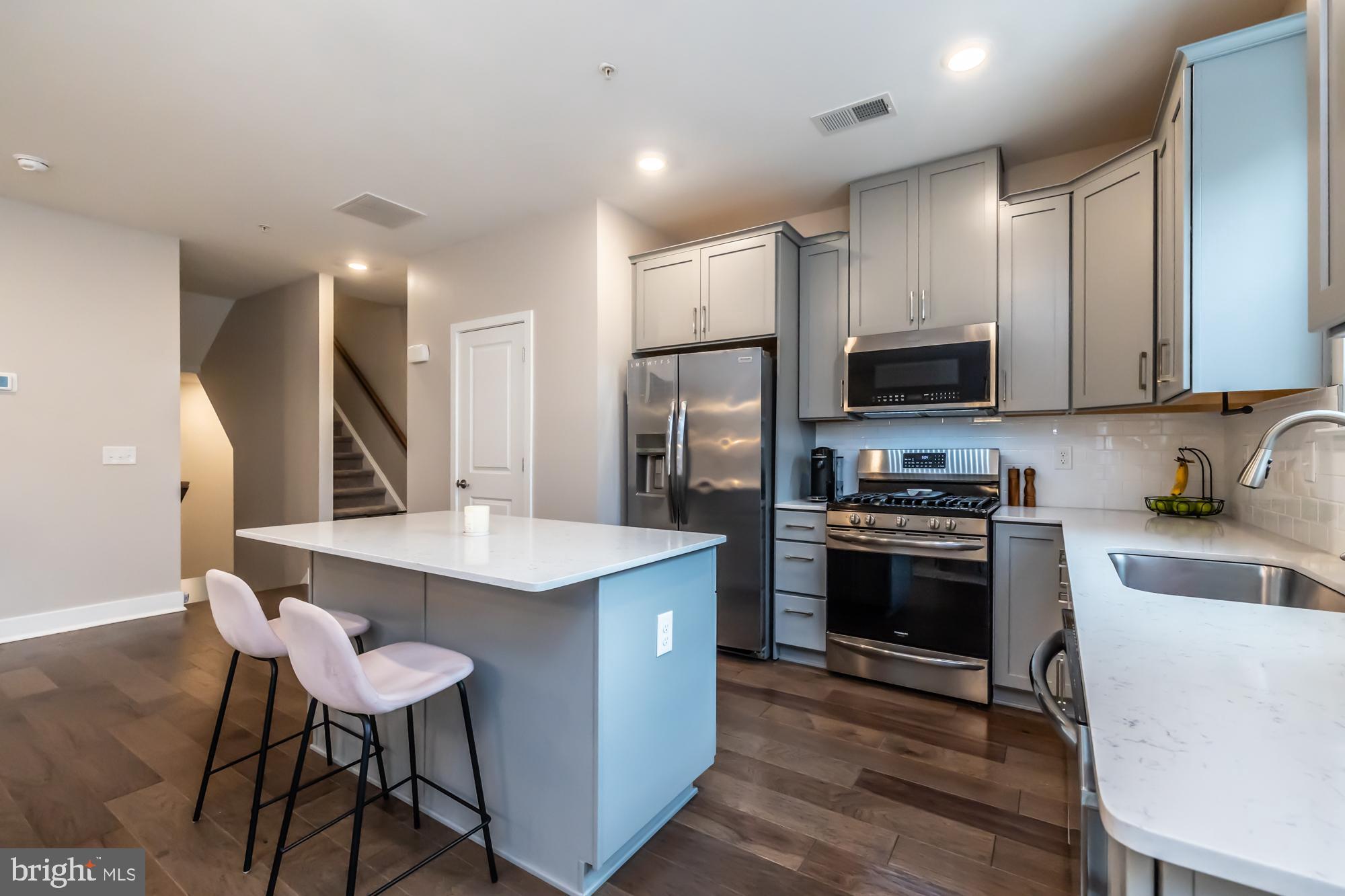 STEELPOINTE - Residential