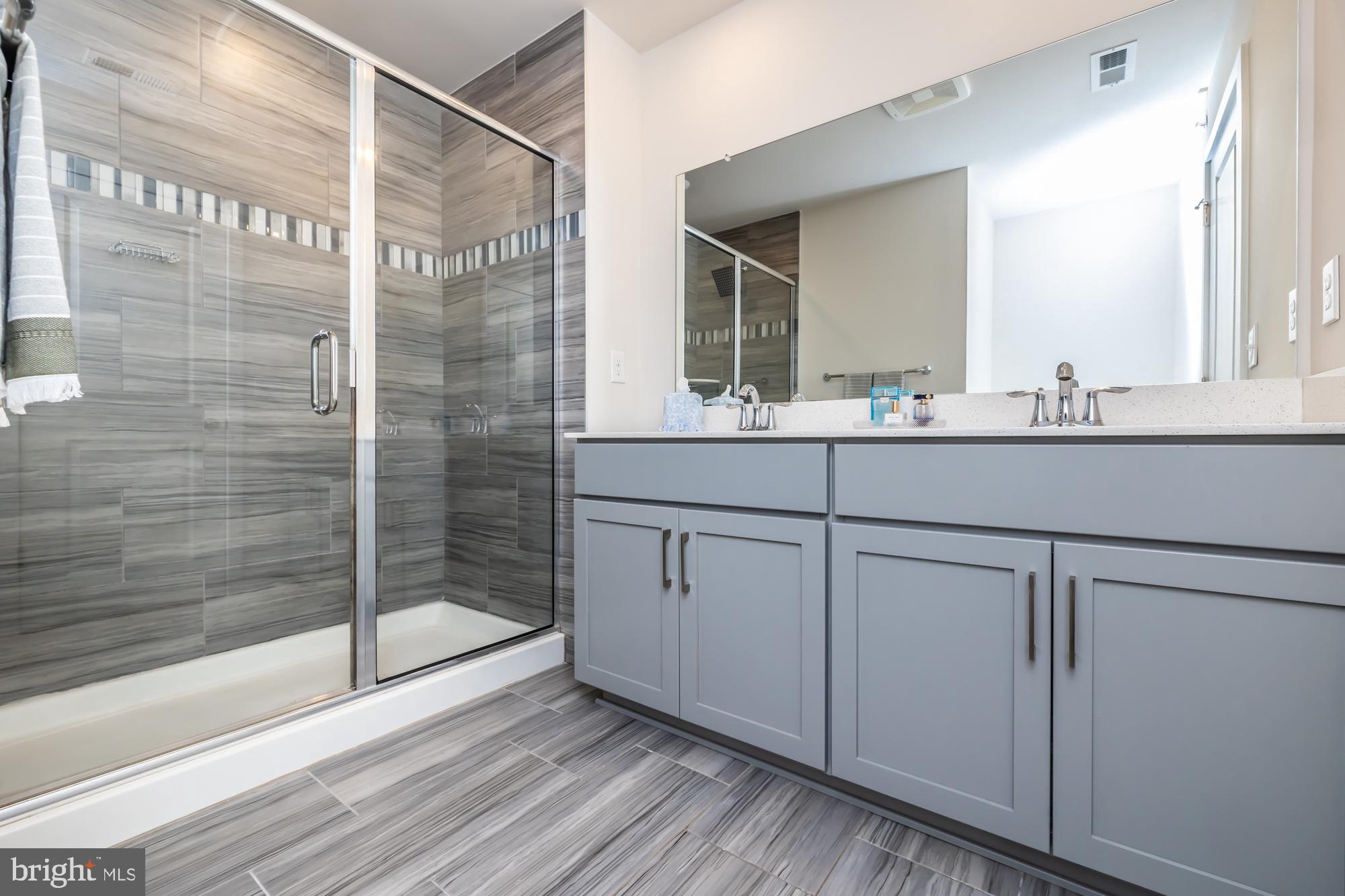 STEELPOINTE - Residential