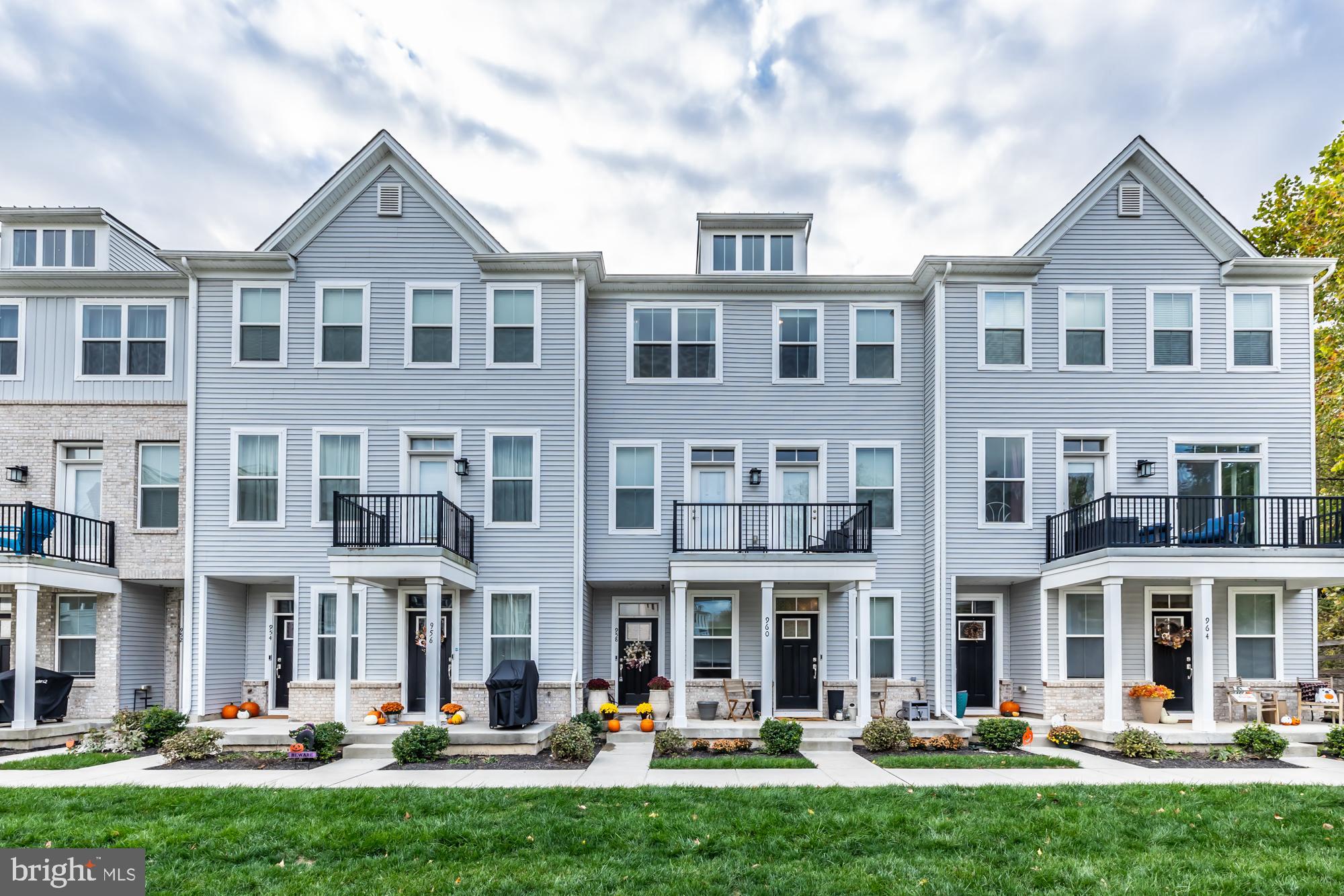 STEELPOINTE - Residential