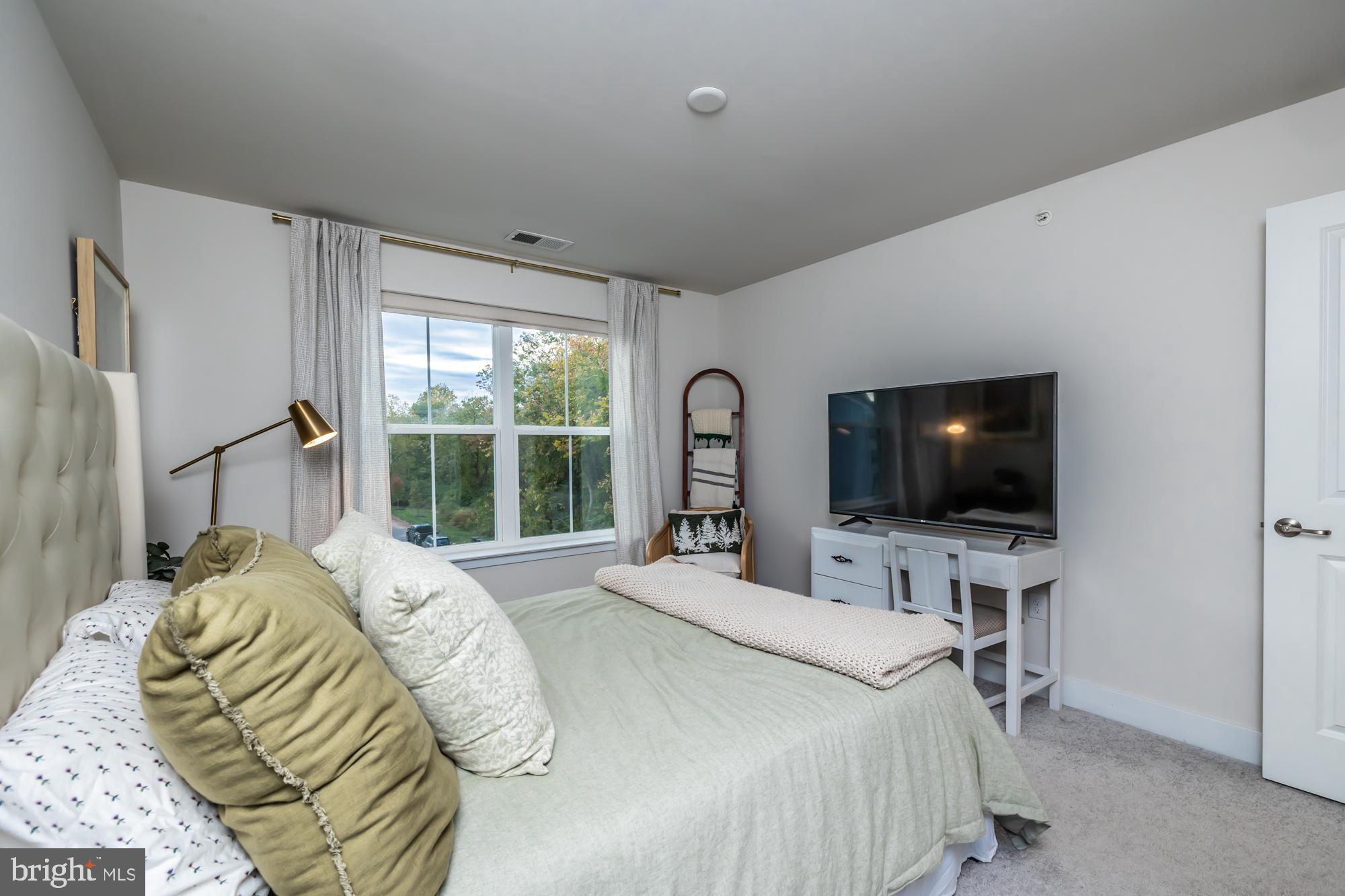 STEELPOINTE - Residential